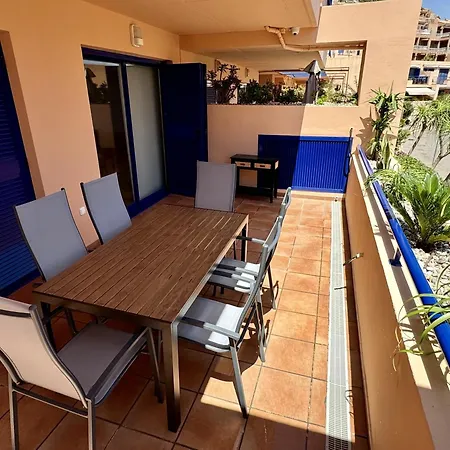Darwins Luxury Apartment *