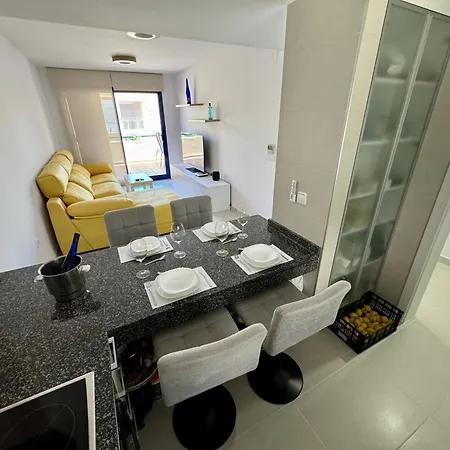 Darwins Luxury Apartment *